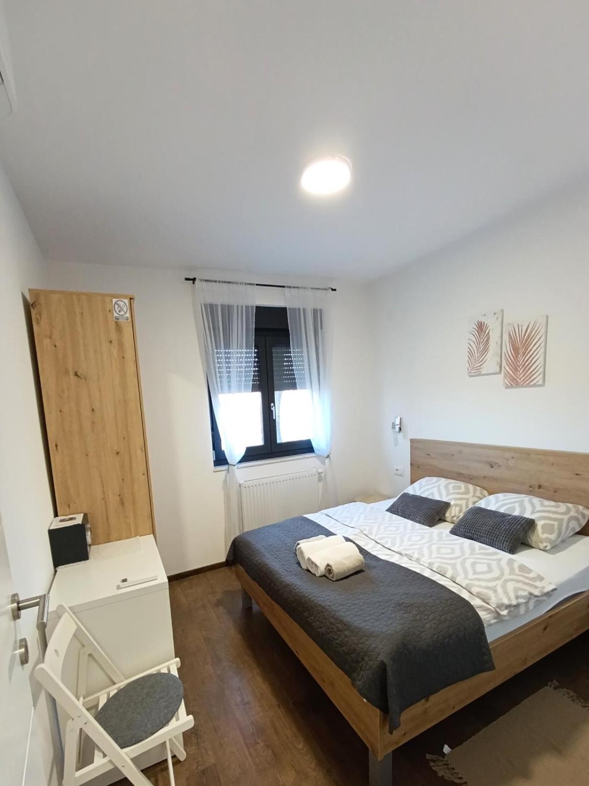 Kraljeva Hiza - Apartmani I Sobe Kralj Sveti Martin Na Muri Habitación foto